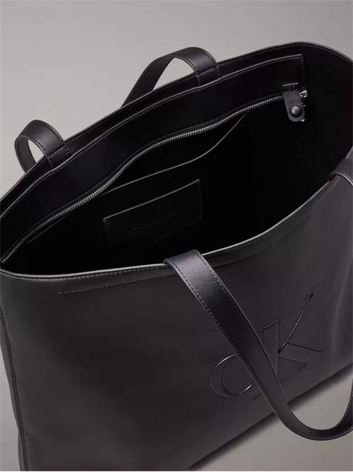 SCULPTED SLIM TOTE34 DEBOSS CALVIN KLEIN JEANS | K60K612724/BEH